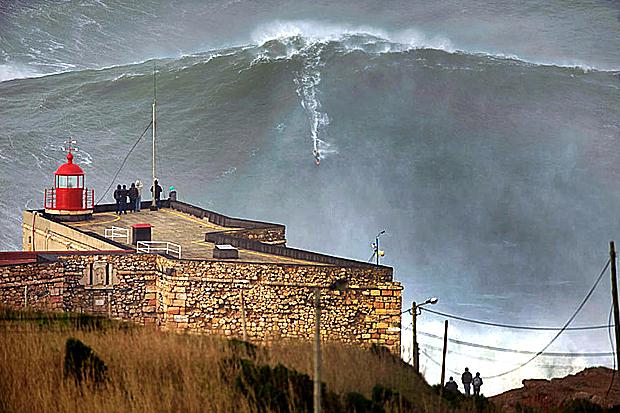 100ft wave surfed - biggest wave ever surfed and caught on camera
