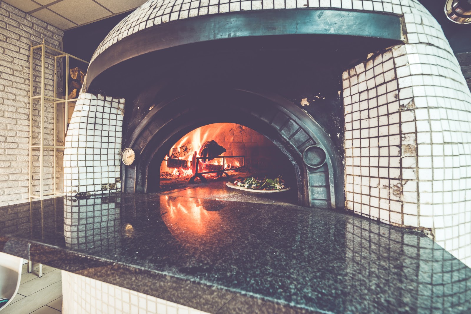Which Pizza Oven To Choose – Electric Or Wood-fired?