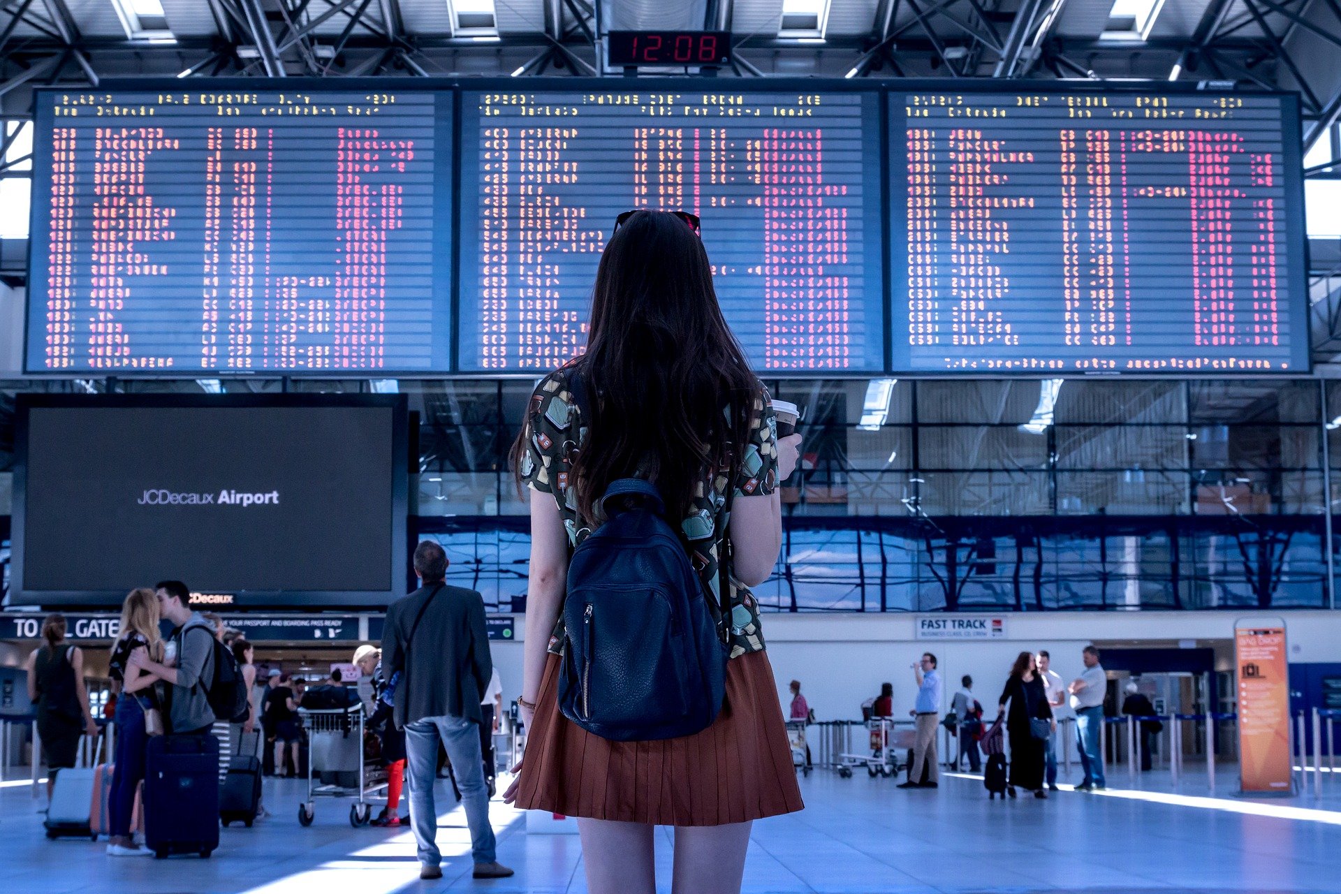 The Best Way to Travel and Earn Money