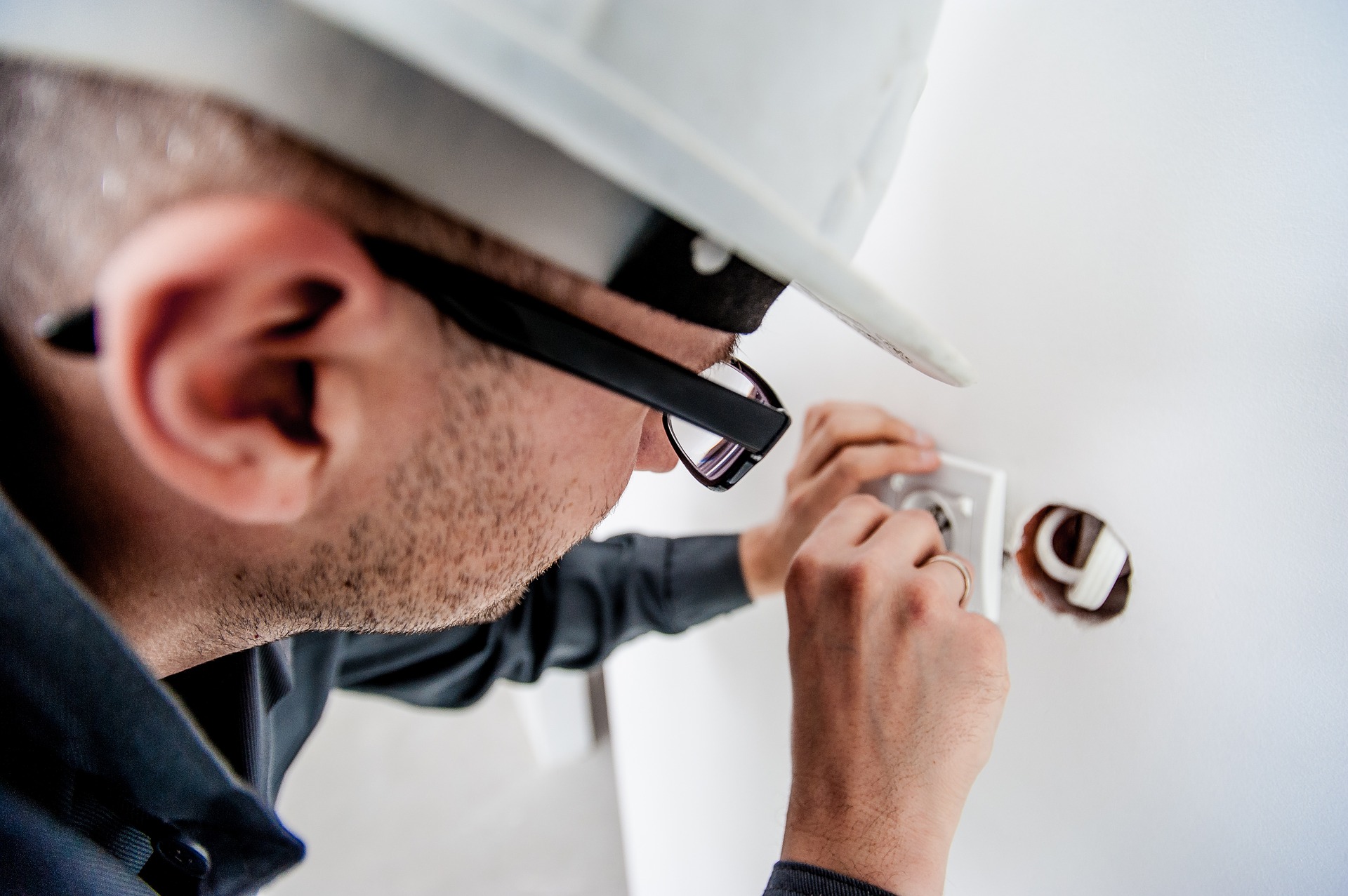 Top Tips To Ensure A Whole House Rewire Goes Smoothly