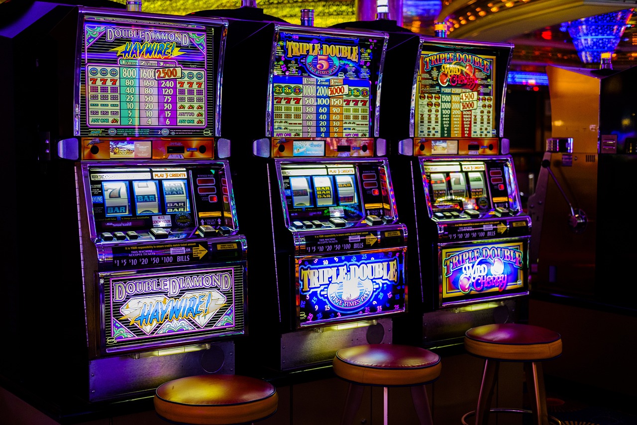 Which online slots tend to have the biggest jackpots?