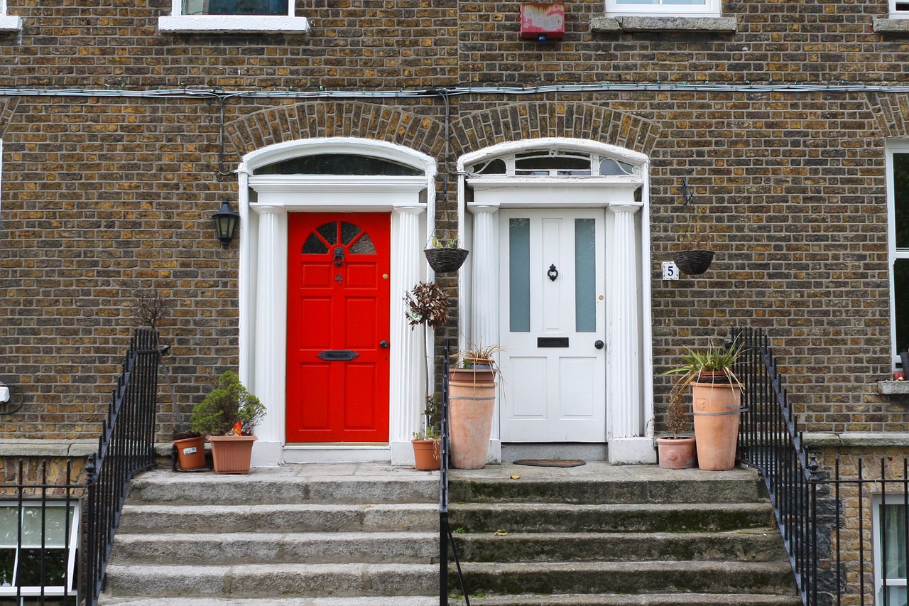 Give Your Home Exterior The Wow Factor With These Stylish Front Door Details