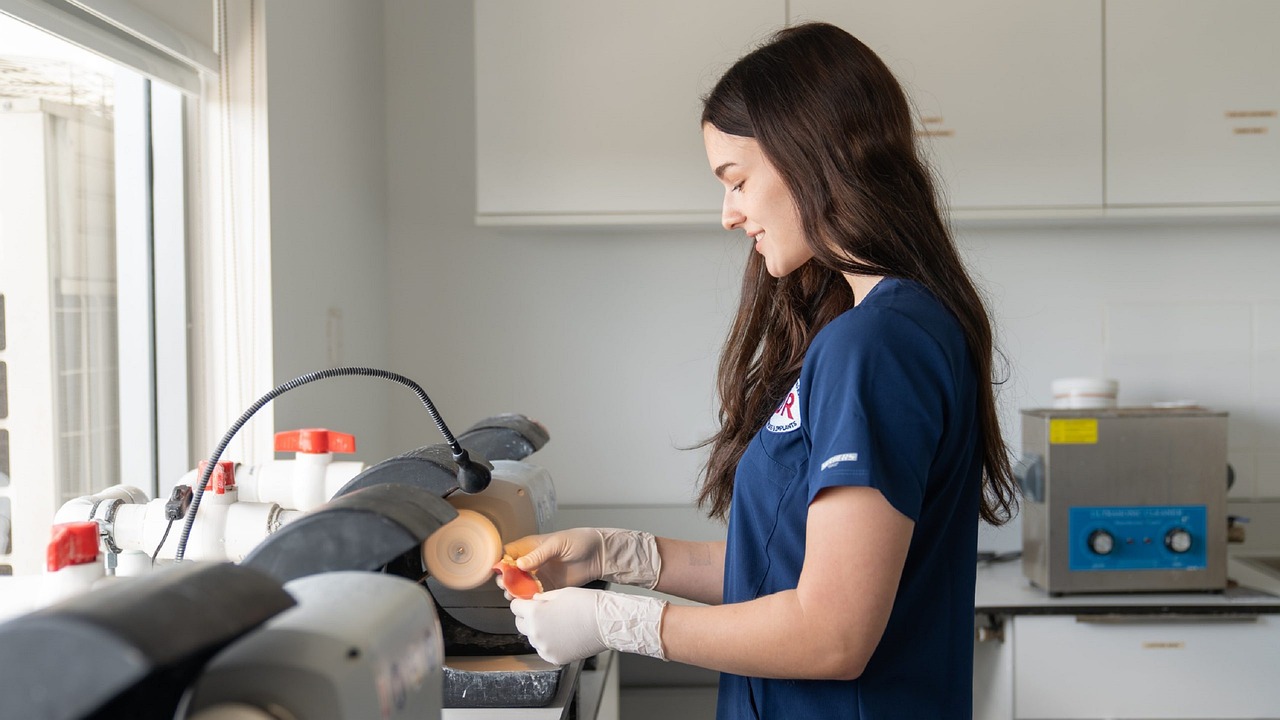 Adjustment Vs. Repair – Knowing What Your Dentures Need