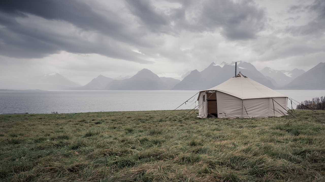 Creating a Sustainable Glamping Experience with Eco-Friendly Tents