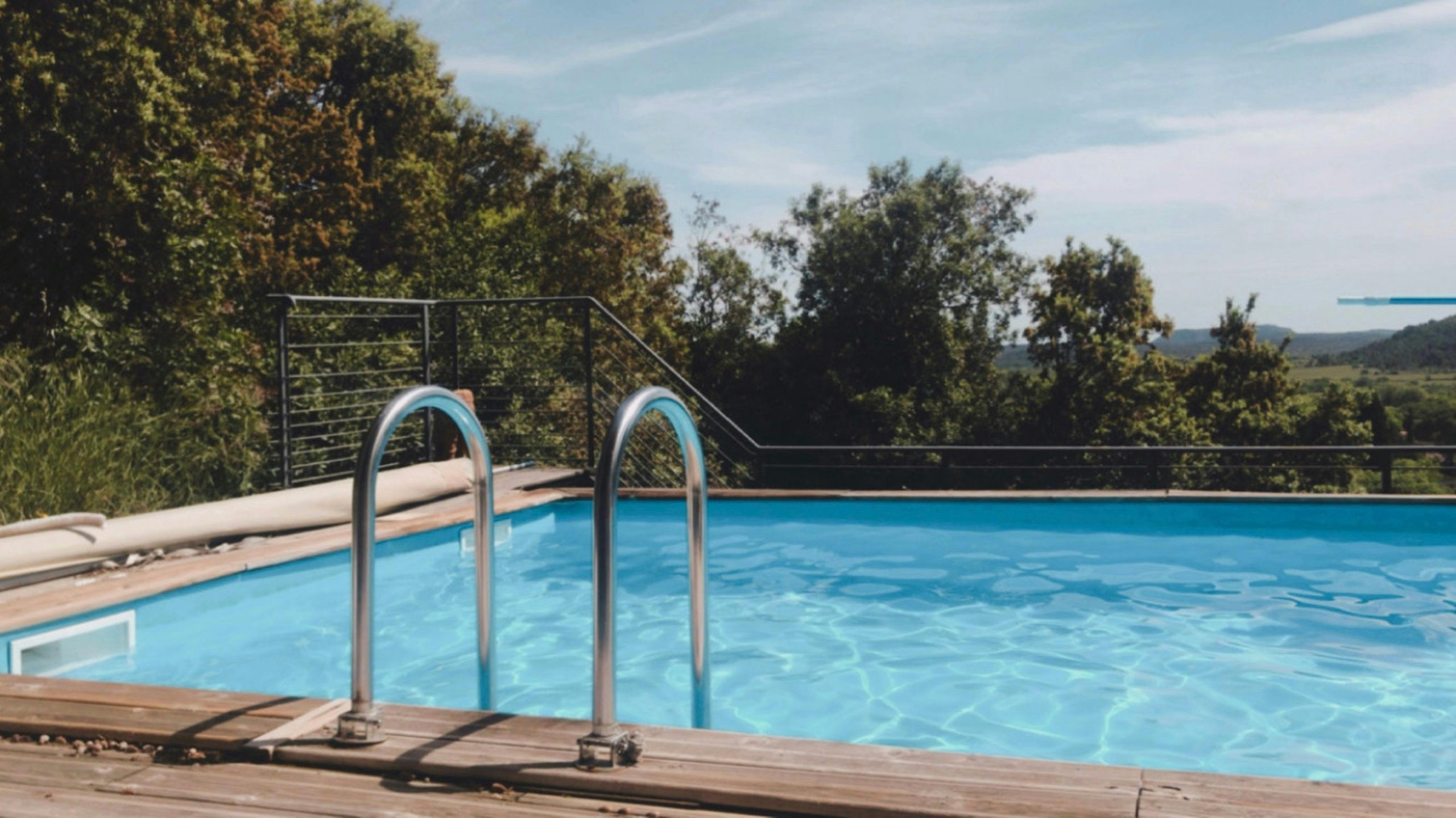 How much does it cost to have a swimming pool in UK?