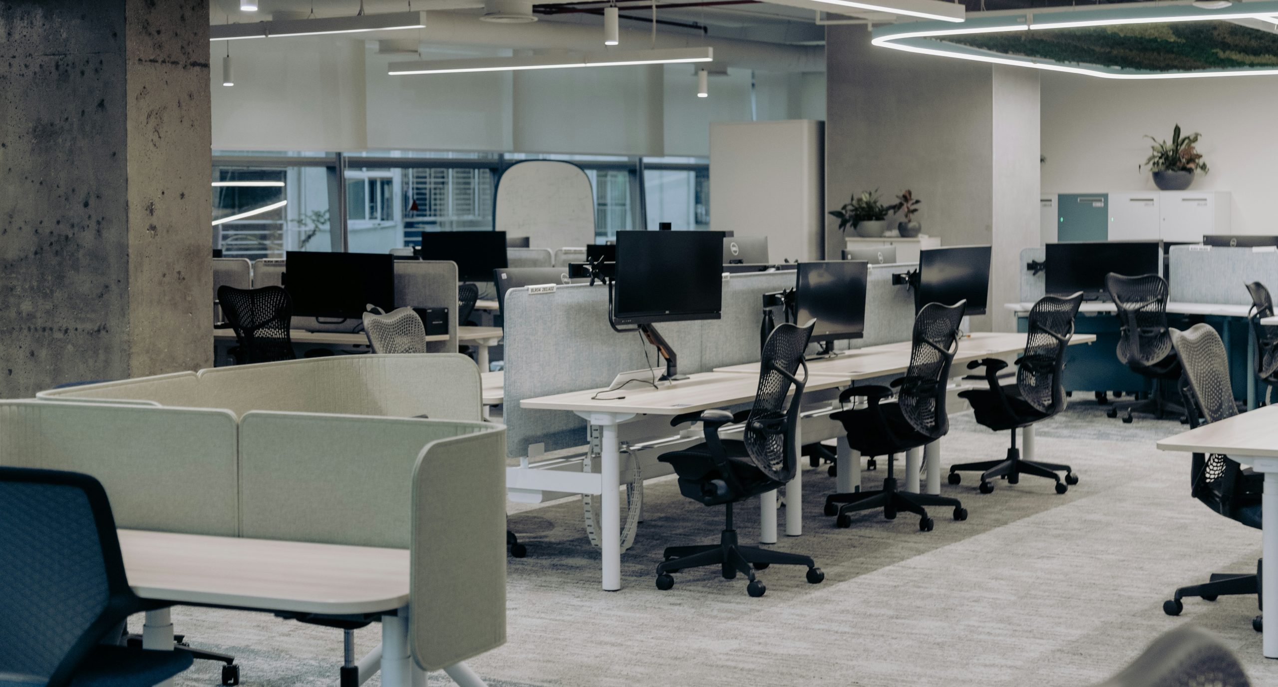 Why Carpet Tiles Are a Smart Choice for High-Traffic Commercial Areas