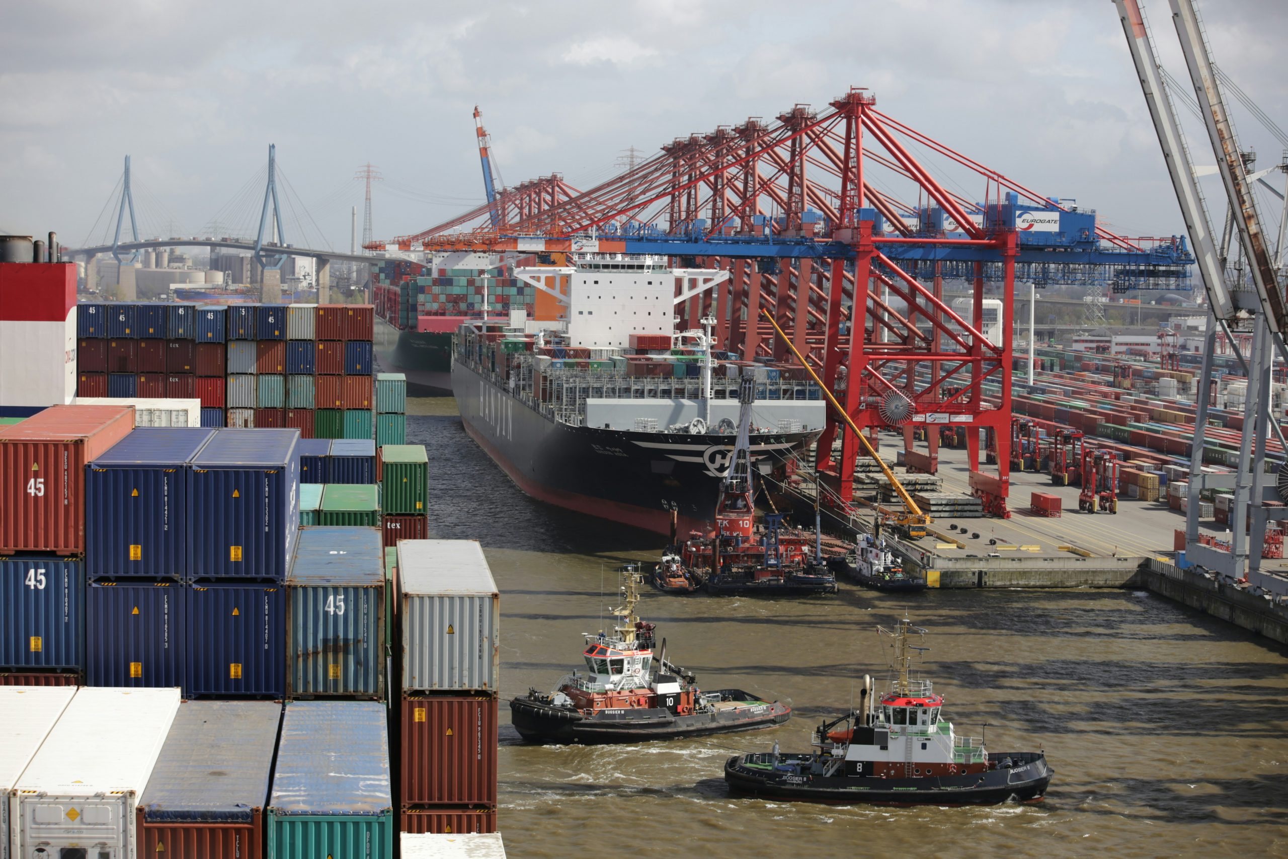 Top Strategies for Reducing Costs in Transportation and Logistics