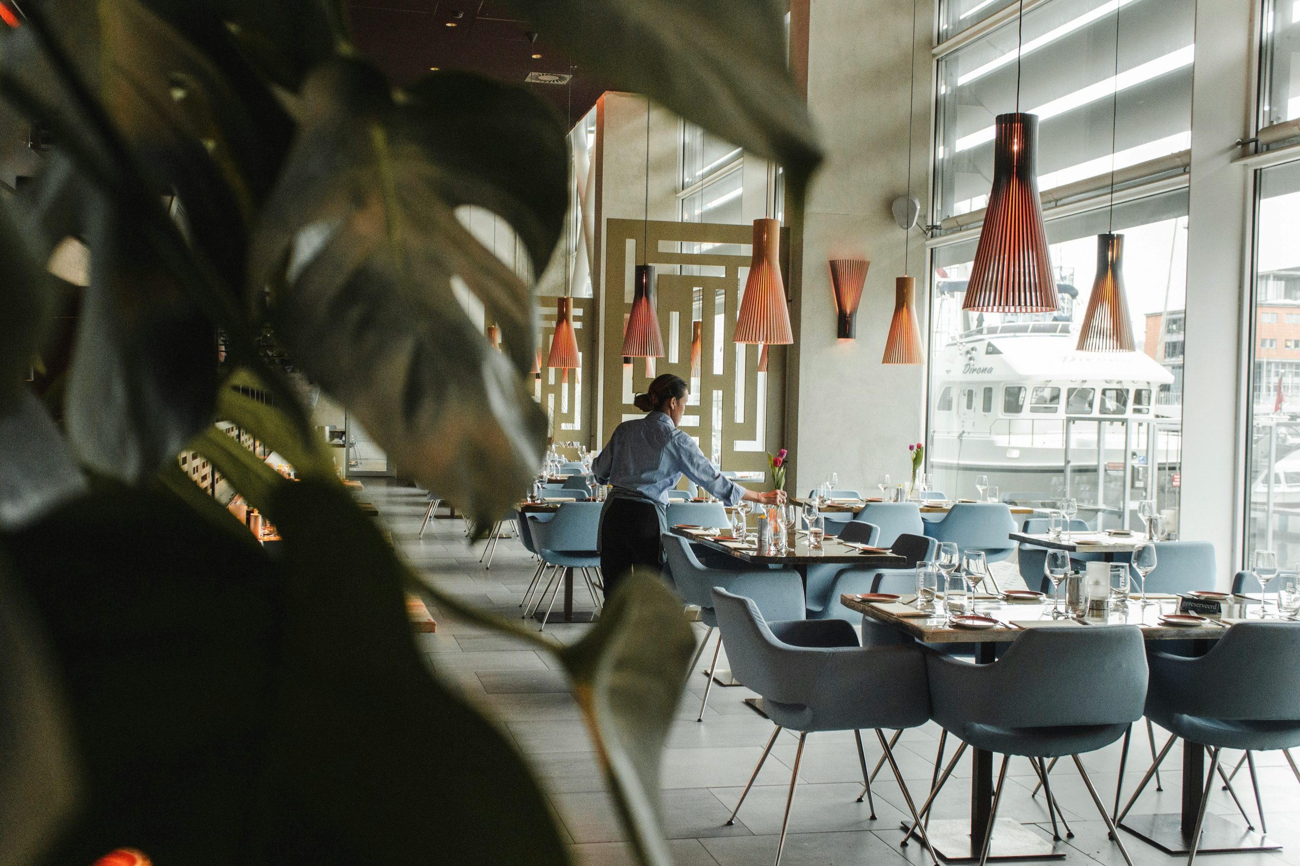 How to Choose Comfortable and Stylish Dining Chairs for Your Restaurant