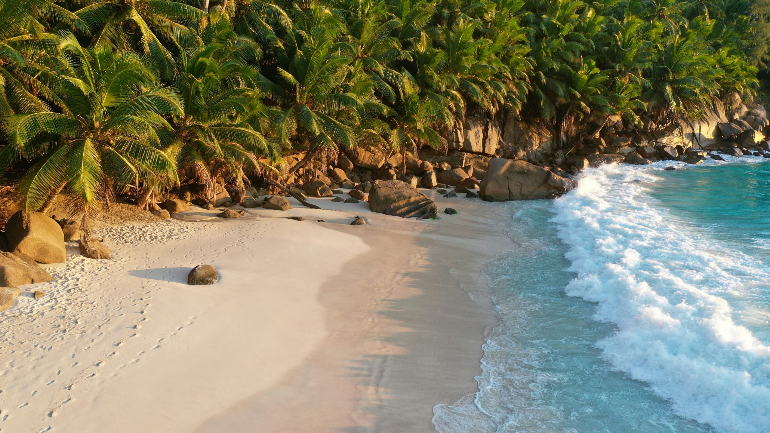 Coolest Luxury Destinations for 2025: Where to Go and How to Travel in Style