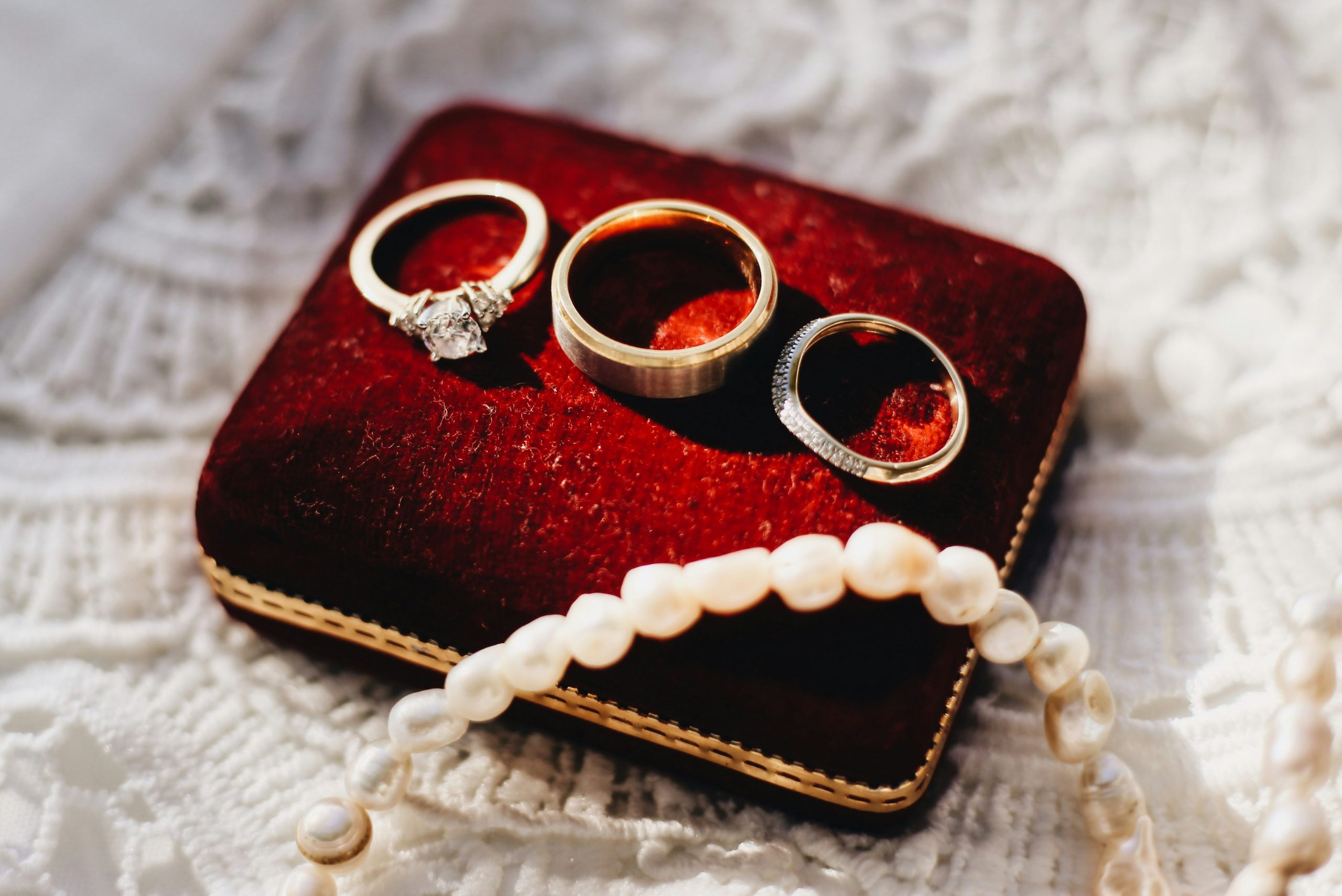 The Ultimate Guide to Combining Gold, Silver & Rose Gold Accessories