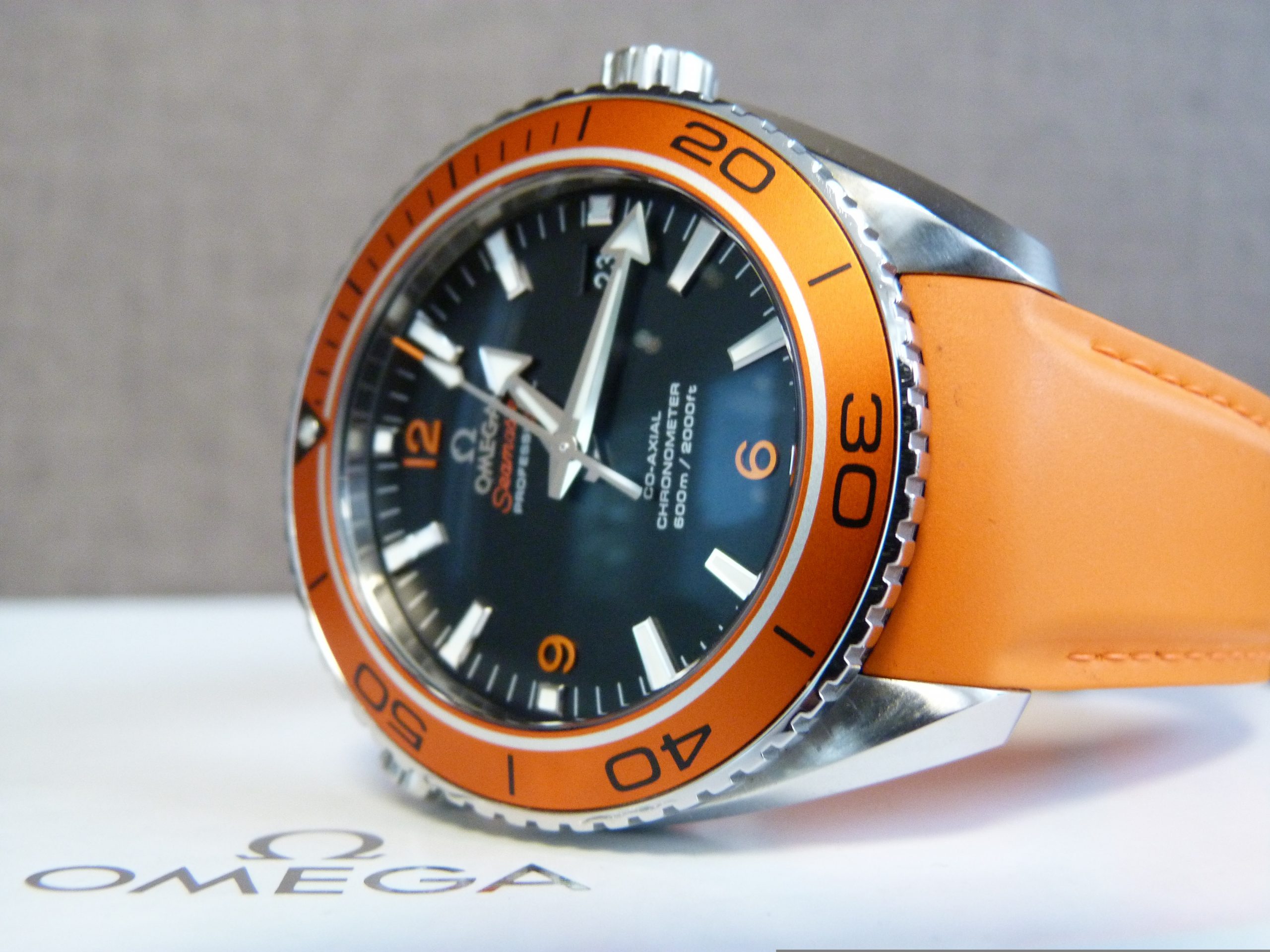How to Evaluate a Luxury Watch Before Buying